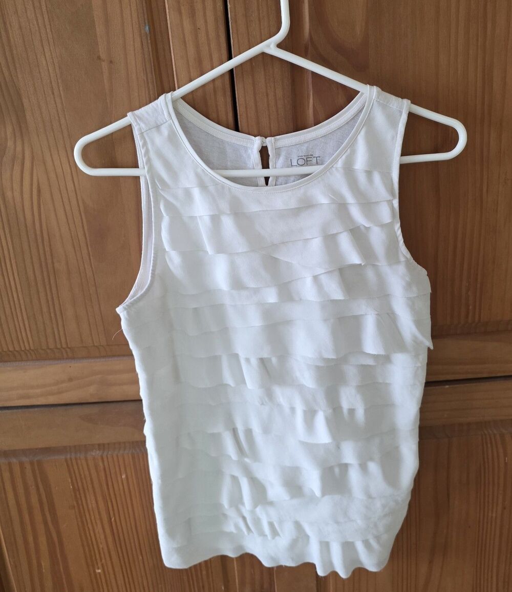 Ann Taylor Loft Top XS Off White Ruffled Tiers Sleeveless Tank Casual Work Layer